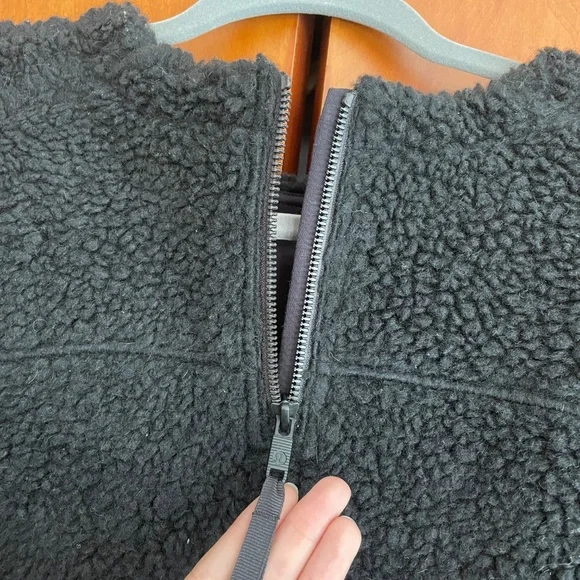 Lululemon black sherpa pullover sweater NWOT - Picture 4 of 5